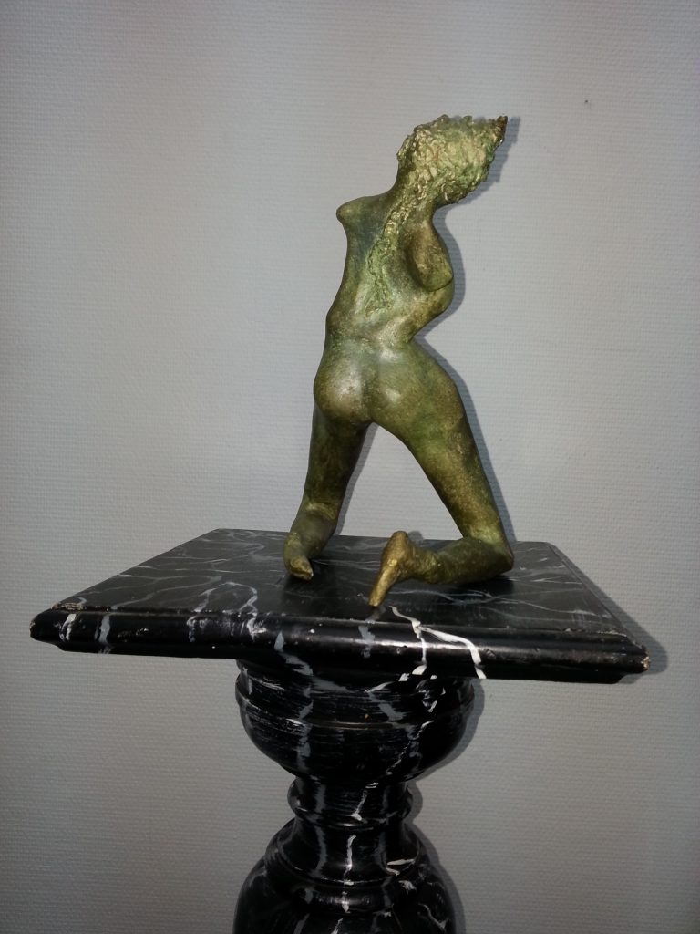 Dancer 25x17cm Papier-Maché Bronze-Pigments Project for bronze